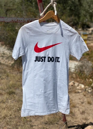 Camiseta Nike, état: Satisfaisant, taille: 12 ans / 152 cm, 7,00 €, 8,05 € Protection acheteurs incluse