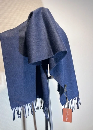 Loro Piana Navy Blue 100% Cashmere Scarf, marque: Loro Piana, état: Neuf sans étiquette, 120,00 €, 126,70 € Protection acheteurs incluse