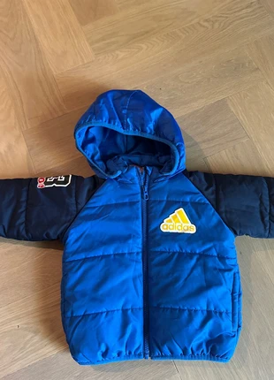 adidas winterjas - gewatteerd., marca: adidas, estado: Bom, tamanho: 18-24 meses / 86 cm, €4.00, €4.90 inclui Proteção do Comprador