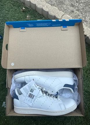 👟 Chaussures Adidas Stan Smith – Neuves – Taille 40 2/3 (41) 👟, brand: adidas, condizioni: Nuovo con cartellino, taglia: 41, €85.00, €89.95 include la Protezione acquisti