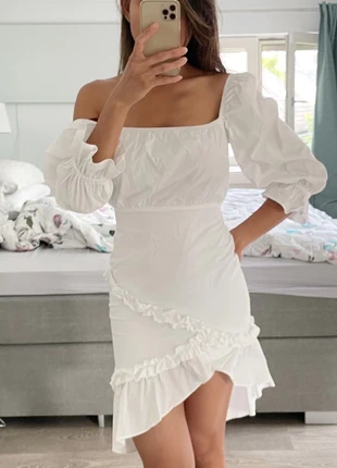 Revolve Majorelle dress/ white dress/ summer dress, merk: Revolve, staat: Heel goed, maat: XS / 34 / 6, € 30,00, € 32,20 inclusief Kopersbescherming