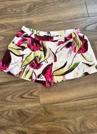 Short léger à fleurs, marke: H&M, zustand: Sehr gut, größe: S / 36 / 8, 3,00 €, 3,85 € inklusive Vinted-Käuferschutz