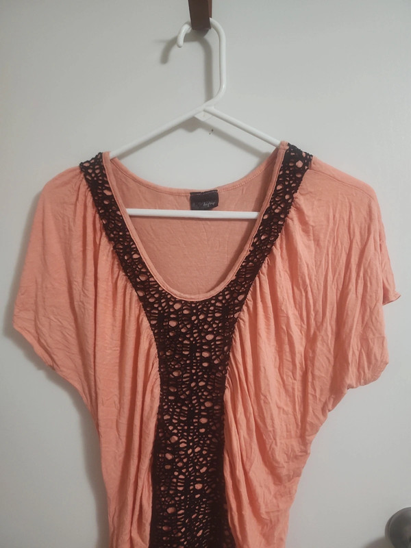 Daytrip women's top.   Box 4 3