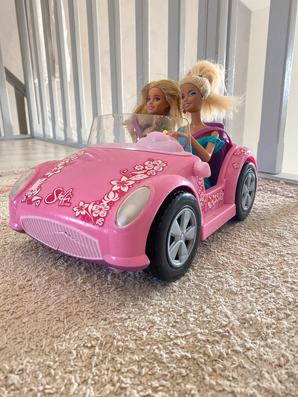 La voiture cheap de barbie