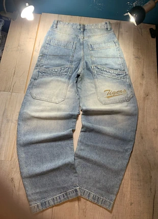Jean vintage baggy Bershka oversize 90s fashion 34, brand: Bershka, condizioni: Ottime, taglia: IT 36 | W26, €30.00, €32.20 include la Protezione acquisti