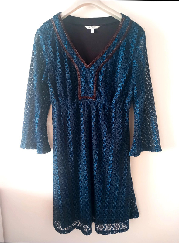 Robe bleue et noire