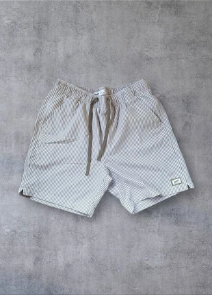 Short de bain homme gris/blanc Pull&Bear taille M, marke: Pull & Bear, zustand: Sehr gut, größe: M, 6,50 €, 7,53 € inklusive Vinted-Käuferschutz