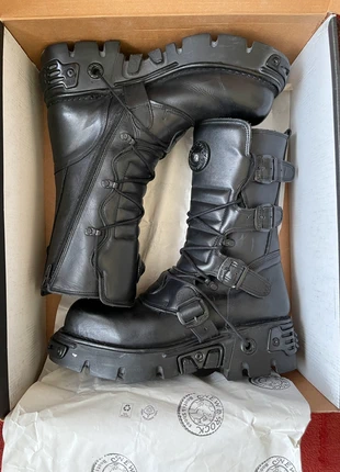 New rock boots 44, marque: New Rock, état: Très bon état, taille: 44, 280,00 €, 294,70 € Protection acheteurs incluse