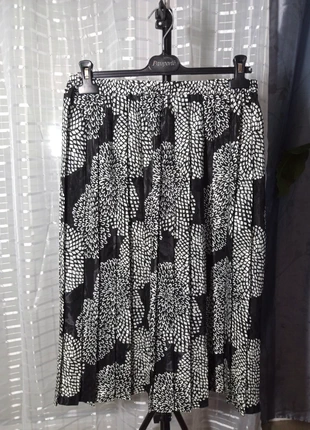 Jupe Taille M (lot 912), staat: Heel goed, maat: M / 38 / 10, € 2,00, € 2,80 inclusief Kopersbescherming Pro