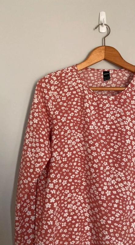 SHEIN Red / Dark Pink with White Flower Pattern Blouse Size Extra Small US 2 2