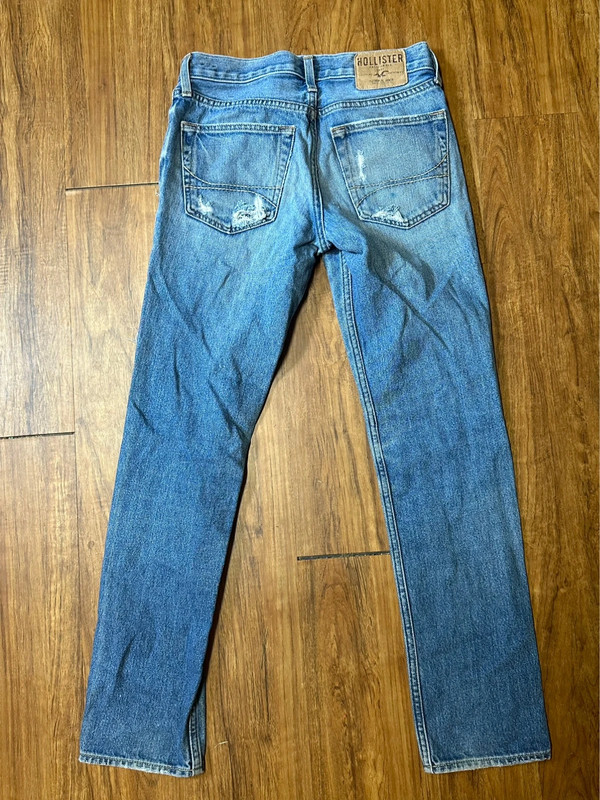 Low waisted Hollister jeans 2