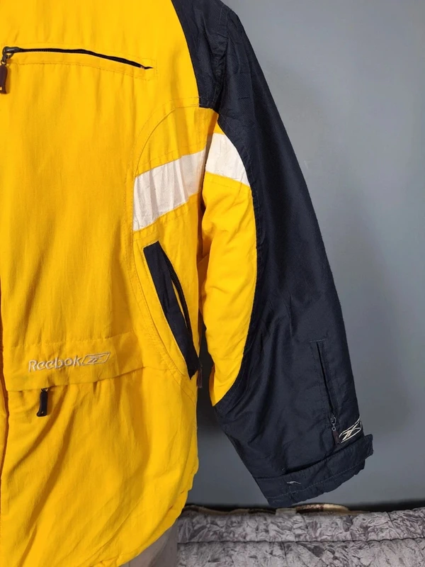 Blouson à capuche reebok taille 18/20 ans jaune et bleu brodé et floqué (255) - photo numéro 4