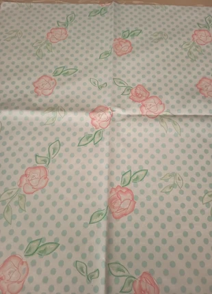 Tissu roses et pois, marque: TISSU, état: Très bon état, 3,00 €, 3,85 € Protection acheteurs (Pro) incluse