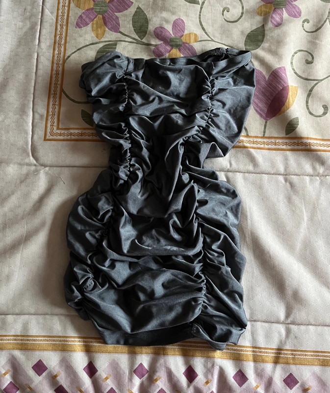 Vestido corto gris azulado con fruncido 1