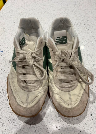 New Balance Sneakers trainers – Green & Beige – Retro Style, brand: New Balance, condition: Good, size: 4, £18.00, £19.60 includes Buyer Protection