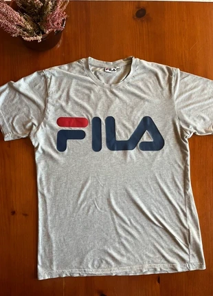 T-shirt Fila, brand: FILA, condizioni: Ottime, taglia: M, €5.00, €5.95 include la Protezione acquisti