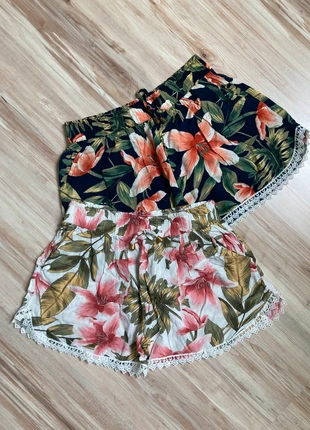 Lot de 2 shorts d’été fleuris en tailles XS/S, staat: Heel goed, maat: XS / 34 / 6, € 4,00, € 4,90 inclusief Kopersbescherming