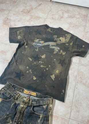 Harley Davidson Affliction-style cropped t-shirt with a distressed graffiti finish., marque: Harley Davidson, état: Très bon état, taille: L, 25,00 €, 26,95 € Protection acheteurs incluse