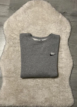 Pull Nike gris logo noir taille XS/S, brand: Nike, condition: Very good, size: S, €22.00, €23.80 includes Buyer Protection
