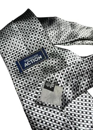 Cravatta Trussardi Action seta 100% larga 9,5 cm perfetta microfantasia grigio e nero, merk: Trussardi, staat: Heel goed, € 9,00, € 10,15 inclusief Kopersbescherming Pro