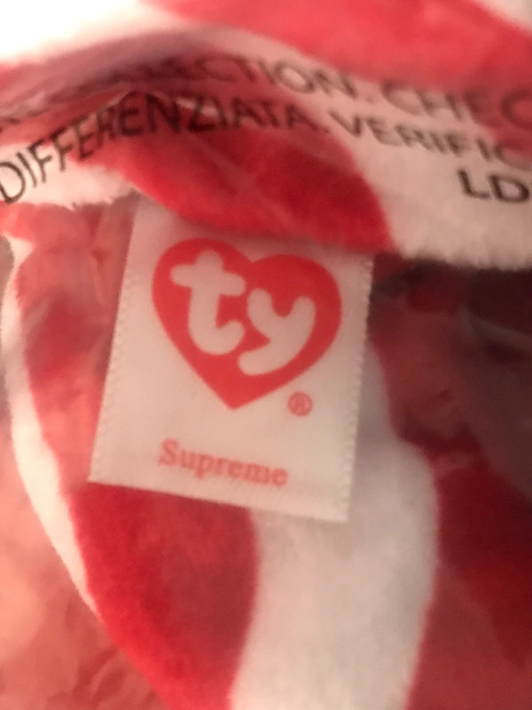 Supreme ty beanie baby | Vinted