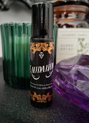 Petals and Poison perfume roll on bottle Laudanum, merk: Petals and Poison, staat: Nieuw met prijskaartje, € 25,00, € 26,95 inclusief Kopersbescherming