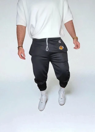 Trackpant NBA vintage Champion -Los Angeles
Lakers- Authentique des années 90/2000-
Taille M, merk: Champion, staat: Heel goed, maat: M, € 30,00, € 32,20 inclusief Kopersbescherming