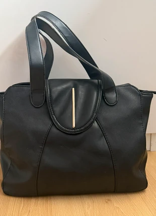 Sac à main noir en simili cuir - Kiabi, marque: Kiabi, état: Très bon état, 4,00 €, 4,90 € Protection acheteurs incluse
