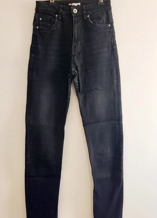 Jean skinny H&M, marque: H&M, état: Bon état, taille: XS / 34 / 6, 5,00 €, 5,95 € Protection acheteurs incluse