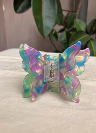 pince papillon nacrée – butterfly hair claw, marca: NA-KD, estado: Nuevo con etiquetas, 9,00 €, 10,15 € Protección al comprador incluida