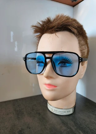 Lunettes de soleil stylé, état: Très bon état, 7,00 €, 8,05 € Protection acheteurs (Pro) incluse