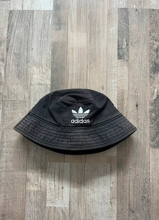 Bob Adidas, marque: adidas, état: Bon état, taille: M, 3,00 €, 3,85 € Protection acheteurs incluse