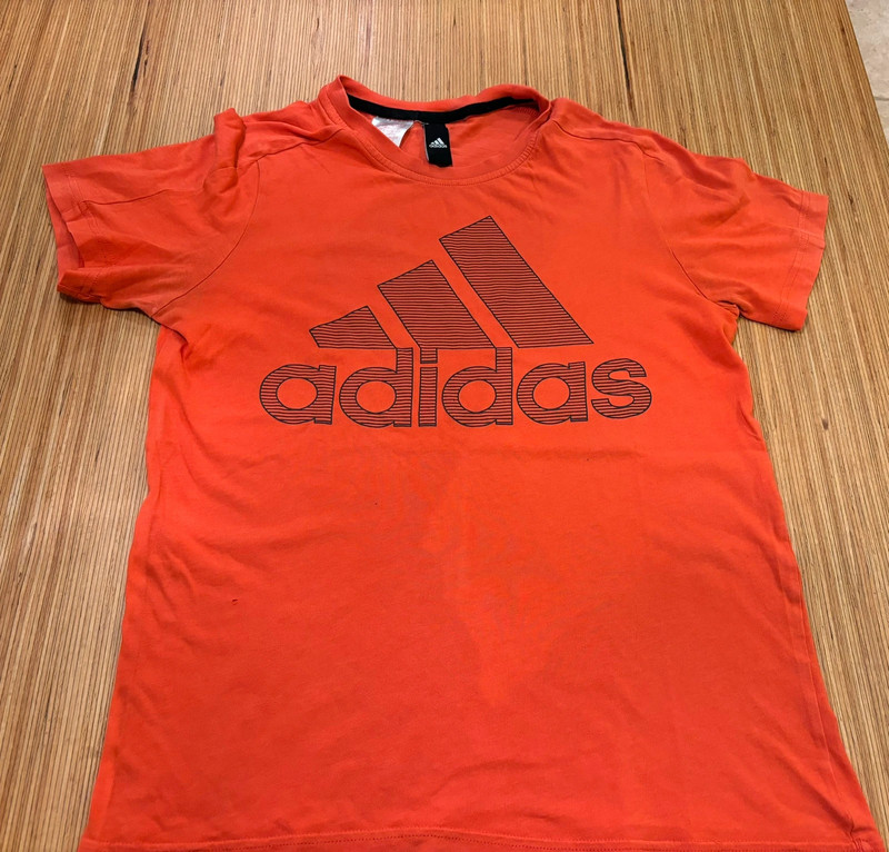 T-shirt Adidas rouge brique 1