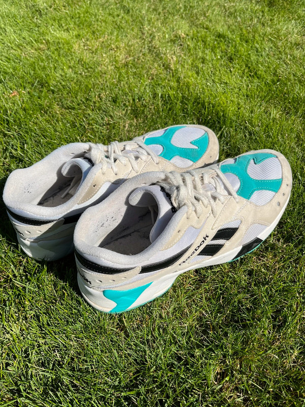 Reebok aztrek white sales