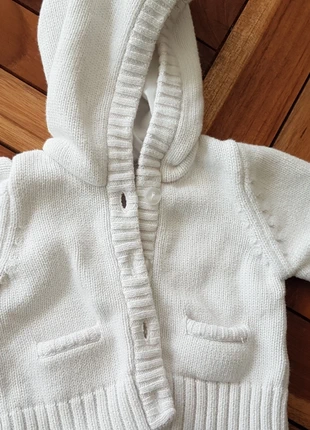 Veste bébé légère , merk: Marks & Spencer, staat: Heel goed, maat: Tot 1 maand / 50 cm, € 5,00, € 5,95 inclusief Kopersbescherming