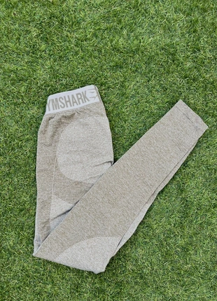 Legging Gymshark | Vert/Kaki | Taille XS 34/6 | Très bon état, marque: Gymshark, état: Très bon état, taille: XS / 34 / 6, 19,00 €, 20,65 € Protection acheteurs incluse