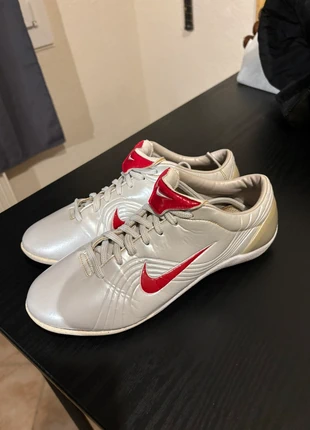 Nike T90 Zoom Air III IC Futsal Vintage 2003 Blanc/Rouge/Or – Taille 38.5, brand: Nike, condizioni: Ottime, taglia: 38,5, €70.00, €74.20 include la Protezione acquisti