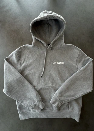 Haut Pull Sweat à Capuche Uni à Manches Longues avec Logo Blanc en Coton Gris Jacquemus | Taille M, marque: Jacquemus, état: Très bon état, taille: M / 38 / 10, 89,99 €, 95,19 € Protection acheteurs incluse