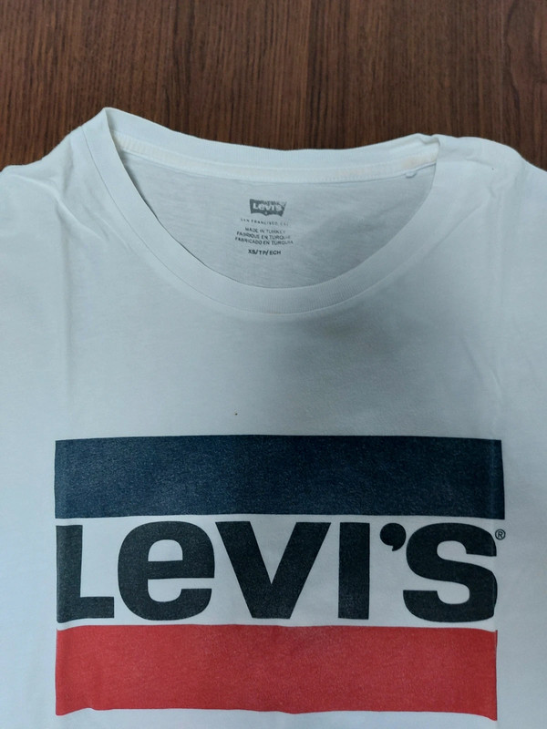 T-shirt levi's 2