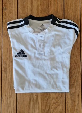 Polo à manche courte Adidas blanc et noir taille XS, marque: adidas, état: Neuf sans étiquette, taille: XS, 10,00 €, 11,20 € Protection acheteurs incluse