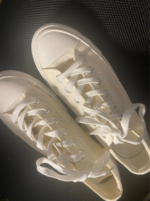 White Sneakers Women’s 8.5 Sincerely Jules 2