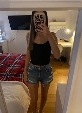 calções ganga pull & bear, marca: Pull & Bear, estado: Muito bom, tamanho: XS / 34 / 6, €6.00, €7.00 inclui Proteção do Comprador