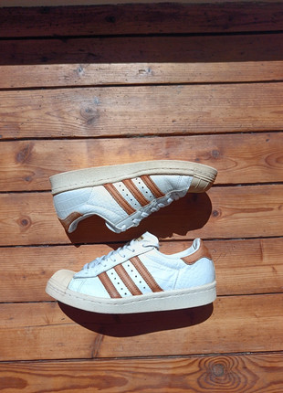 Adidas Superstar blanches & marron – Édition croco – Pointure 36 2/3, marque: adidas, état: Bon état, taille: 37, 12,00 €, 13,30 € Protection acheteurs incluse