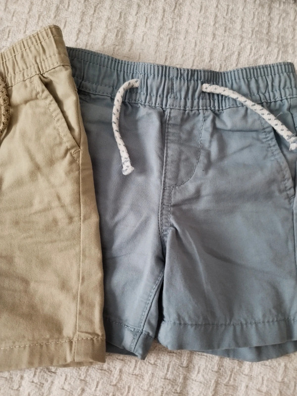 Pantalones Primark celeste y beige. Talla 3-6 meses 2