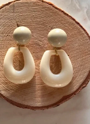 Boucles d’oreilles style Milla Mila sezane beige écrues lesbijouxdeprune, merk: lesbijouxdeprune, staat: Heel goed, € 15,00, € 16,45 inclusief Kopersbescherming