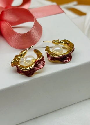 Orecchini rossi e oro, brand: INOX, condizioni: Nuovo con cartellino, €5.50, €6.48 include la Protezione acquisti Pro