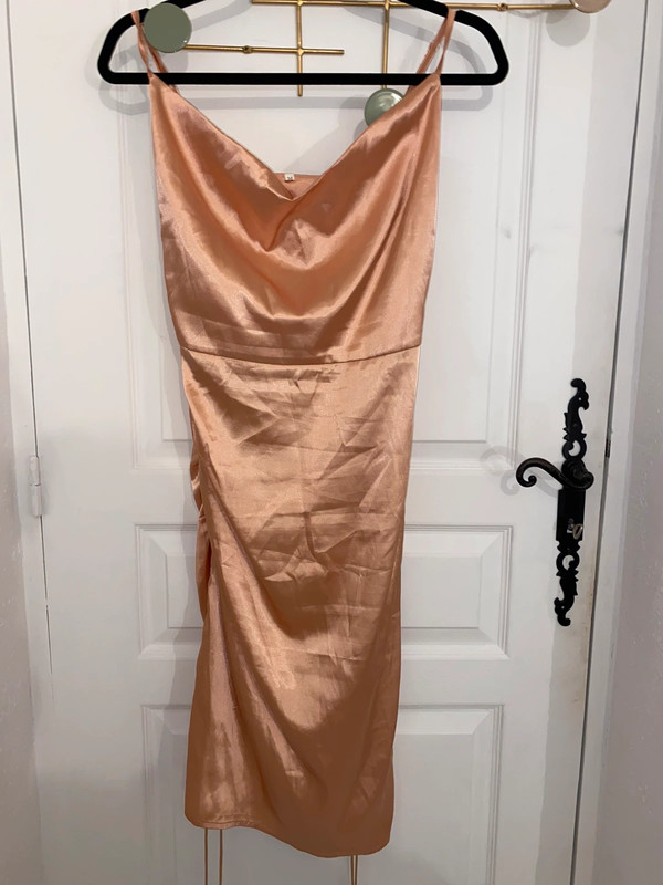 Robe en satin 2