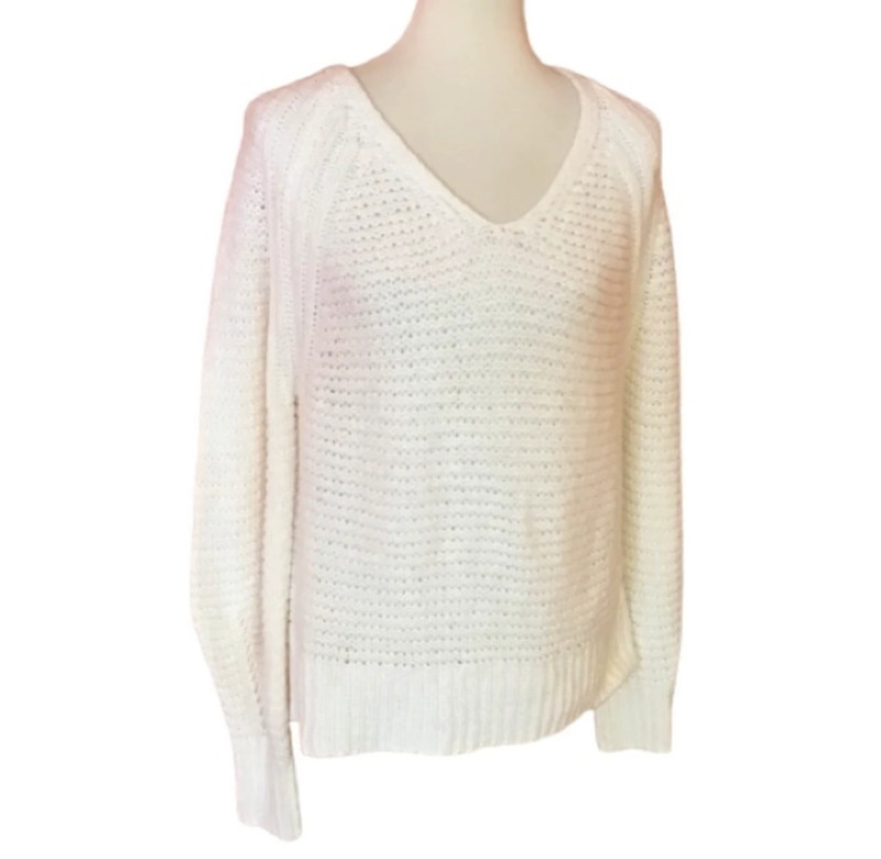 Universal thread super soft v neck sweater 1