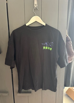 Hoge kwaliteit Aziatische stijl Pull & Bear man M T-Shirt, merk: Pull & Bear, staat: Heel goed, maat: M, € 2,90, € 3,75 inclusief Kopersbescherming