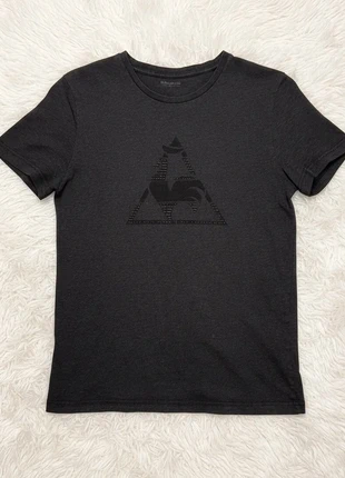 Le Coq Sportif Classic Tee S Dark Grey Triangle Rooster Print, marca: Le Coq Sportif, estado: Muy bueno, tamaño: S, 13,00 €, 14,35 € Protección al comprador incluida